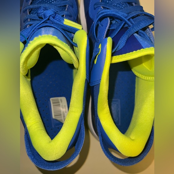 Nike Lebron 8 V/2 Low Blue & Volt Sneakers, Size 15 - Picture 4 of 13